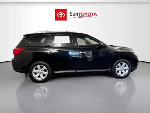 2019 Nissan Pathfinder S