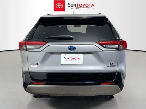 2022 Toyota RAV4 Hybrid SE