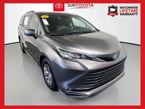 2023 Toyota Sienna XLE
