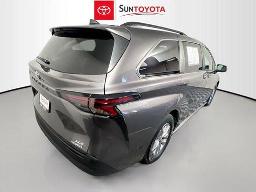 2023 Toyota Sienna XLE