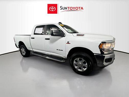 Bright White Clearcoat 2024 RAM 2500 Big Horn Crew Cab 4x4 6'4' Box
