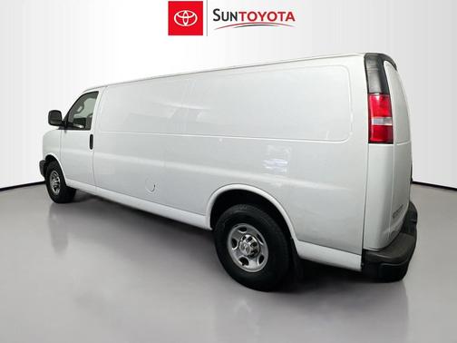 Summit White 2020 Chevrolet Express 3500 RWD 3500 Extended Wheelbase WT