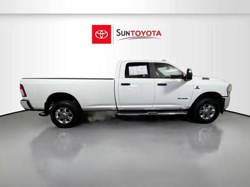 Bright White Clearcoat 2024 RAM 2500 Big Horn Crew Cab 4x4 8' Box