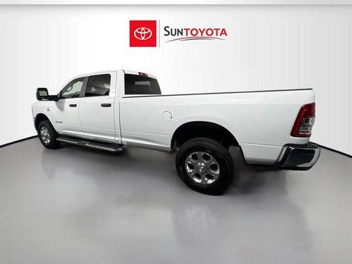 Bright White Clearcoat 2024 RAM 2500 Big Horn Crew Cab 4x4 8' Box