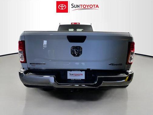 Bright White Clearcoat 2024 RAM 2500 Big Horn Crew Cab 4x4 8' Box