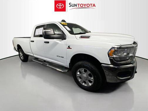Bright White Clearcoat 2024 RAM 2500 Big Horn Crew Cab 4x4 8' Box