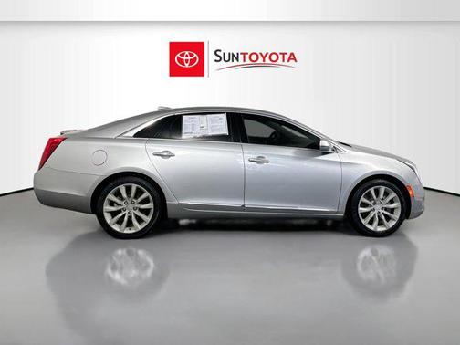 Radiant Silver Metallic 2017 Cadillac XTS Luxury