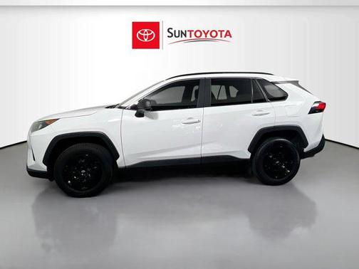 2020 Toyota RAV4 LE