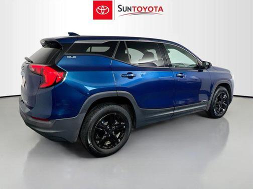 Blue Emerald Metallic 2020 GMC Terrain SLE