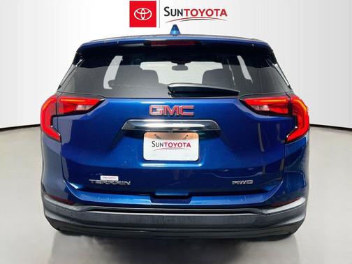 Blue Emerald Metallic 2020 GMC Terrain SLE