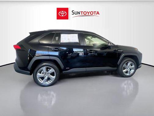2021 Toyota RAV4 Hybrid XLE Premium