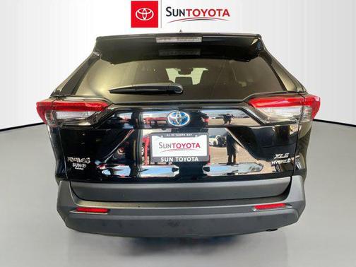 2021 Toyota RAV4 Hybrid XLE Premium