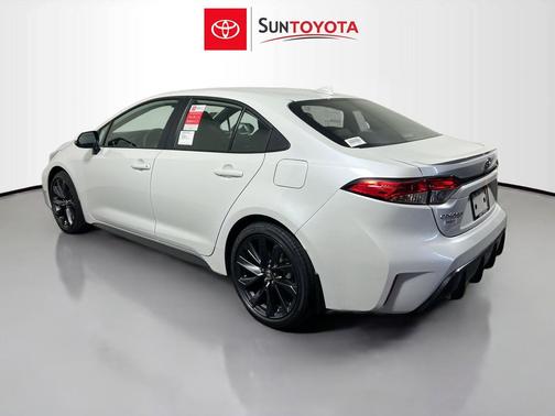 Wind Chill Pearl 2026 Toyota Corolla SE