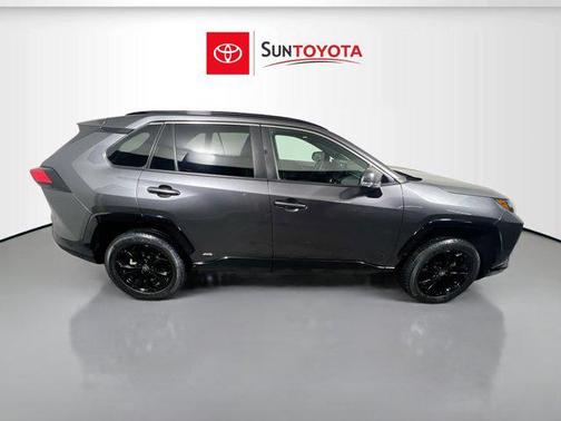 2022 Toyota RAV4 Hybrid SE