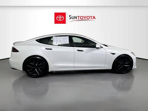 Pearl White Multi-Coat 2022 Tesla Model S Base