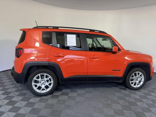 Omaha Orange Clearcoat 2021 Jeep Renegade Latitude