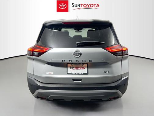 Brilliant Silver Metallic 2023 Nissan Rogue SV
