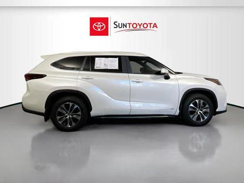 2024 Toyota Highlander Hybrid XLE
