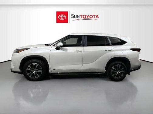 2024 Toyota Highlander Hybrid XLE