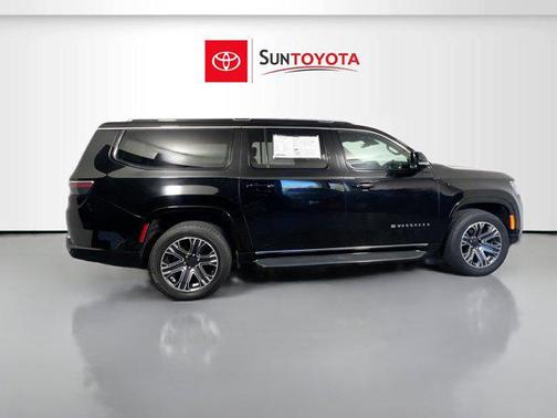 2023 Jeep Wagoneer L Series II 4x2