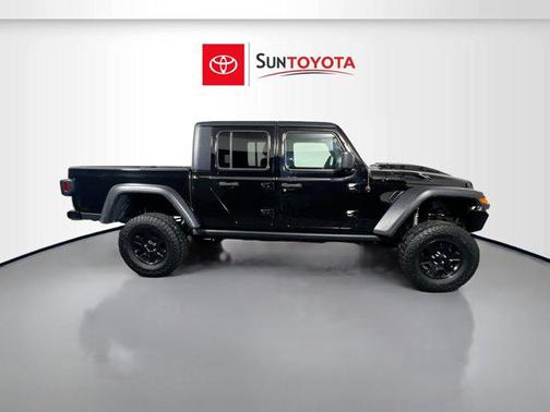 Black Clearcoat 2021 Jeep Gladiator Sport S