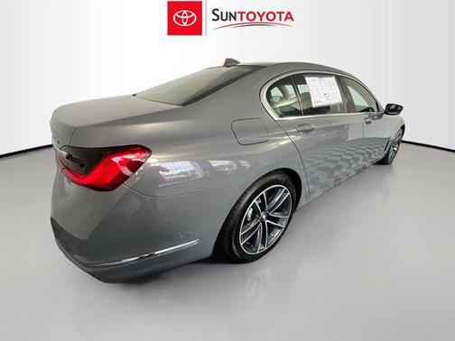 2022 BMW 750 i xDrive