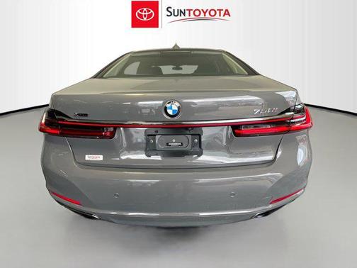 2022 BMW 750 i xDrive