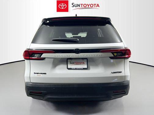 Wind Chill Pearl 2025 Toyota Grand Highlander Hybrid Nightshade Edition