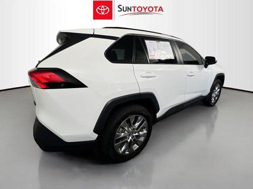 2020 Toyota RAV4 XLE Premium