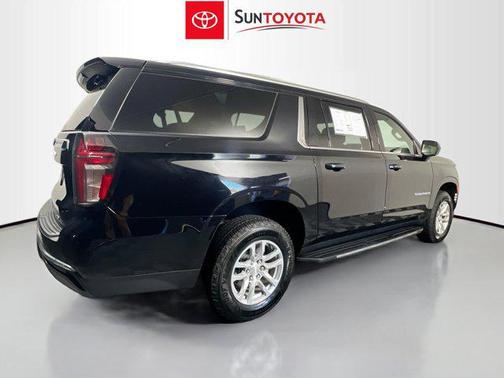 2023 Chevrolet Suburban LT