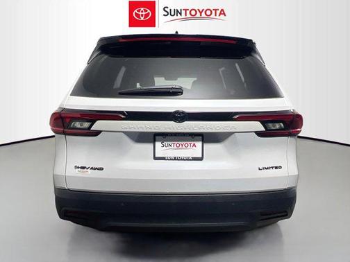 Wind Chill Pearl 2025 Toyota Grand Highlander Hybrid Nightshade Edition