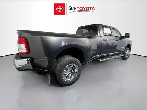 Granite Crystal Metallic Clearcoat 2024 RAM 3500 Big Horn Crew Cab 4x4 8' Box