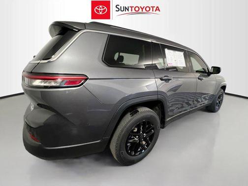2021 Jeep Grand Cherokee L Laredo