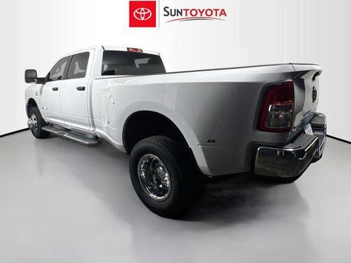 2023 RAM 3500 Big Horn Crew Cab 4x4 8' Box