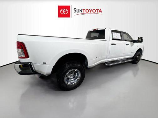 2023 RAM 3500 Big Horn Crew Cab 4x4 8' Box