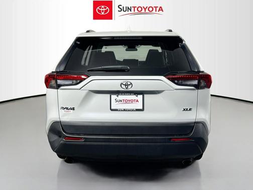 Wind Chill Pearl 2023 Toyota RAV4 XLE Premium