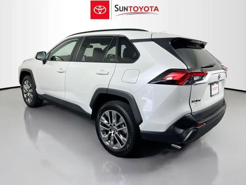 Wind Chill Pearl 2023 Toyota RAV4 XLE Premium