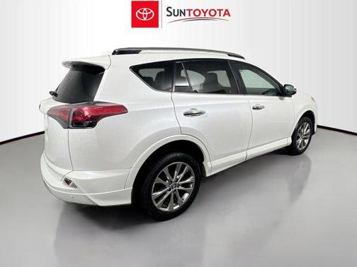 2017 Toyota RAV4 SE