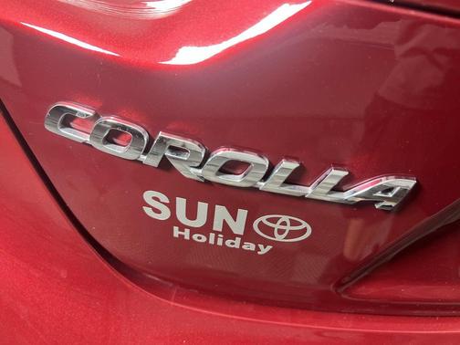 Ruby Flare Pearl 2022 Toyota Corolla LE