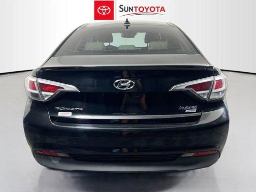 2017 Hyundai SONATA Hybrid Limited
