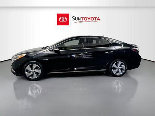 2017 Hyundai SONATA Hybrid Limited