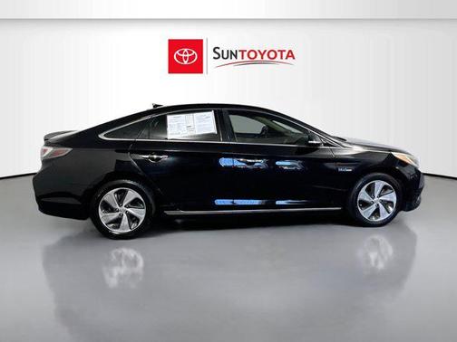 2017 Hyundai SONATA Hybrid Limited