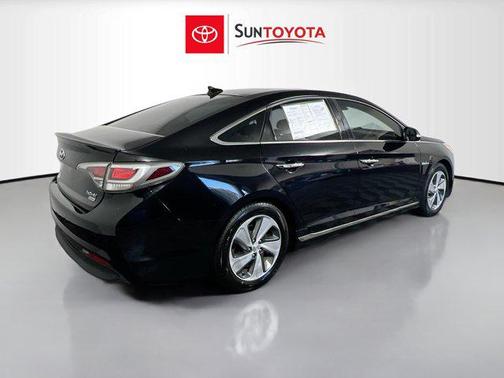 2017 Hyundai SONATA Hybrid Limited