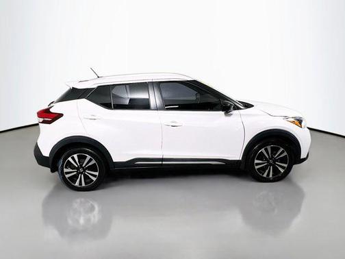 2019 Nissan Kicks SR