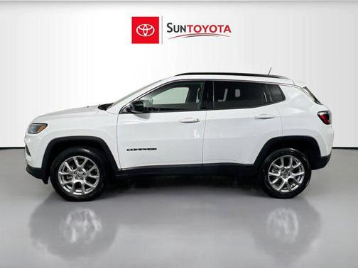 2022 Jeep Compass Latitude Lux