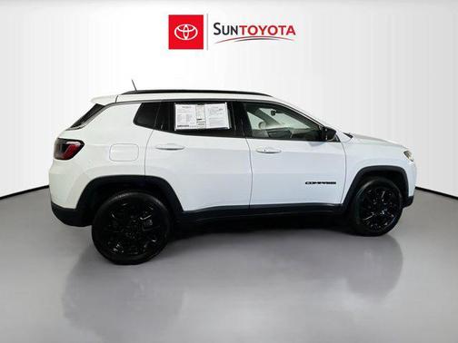 2022 Jeep Compass Latitude Lux