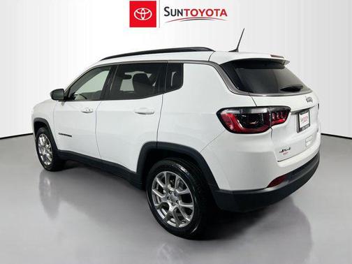 2022 Jeep Compass Latitude Lux