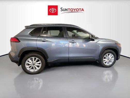 2025 Toyota Corolla Cross LE