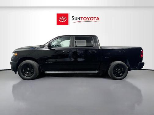 Diamond Black Crystal Pearlcoat 2025 RAM 1500 Tradesman