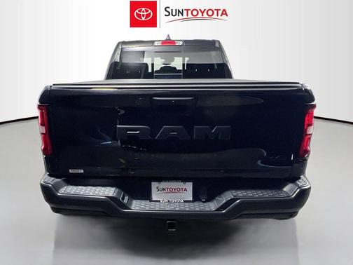 Diamond Black Crystal Pearlcoat 2025 RAM 1500 Tradesman